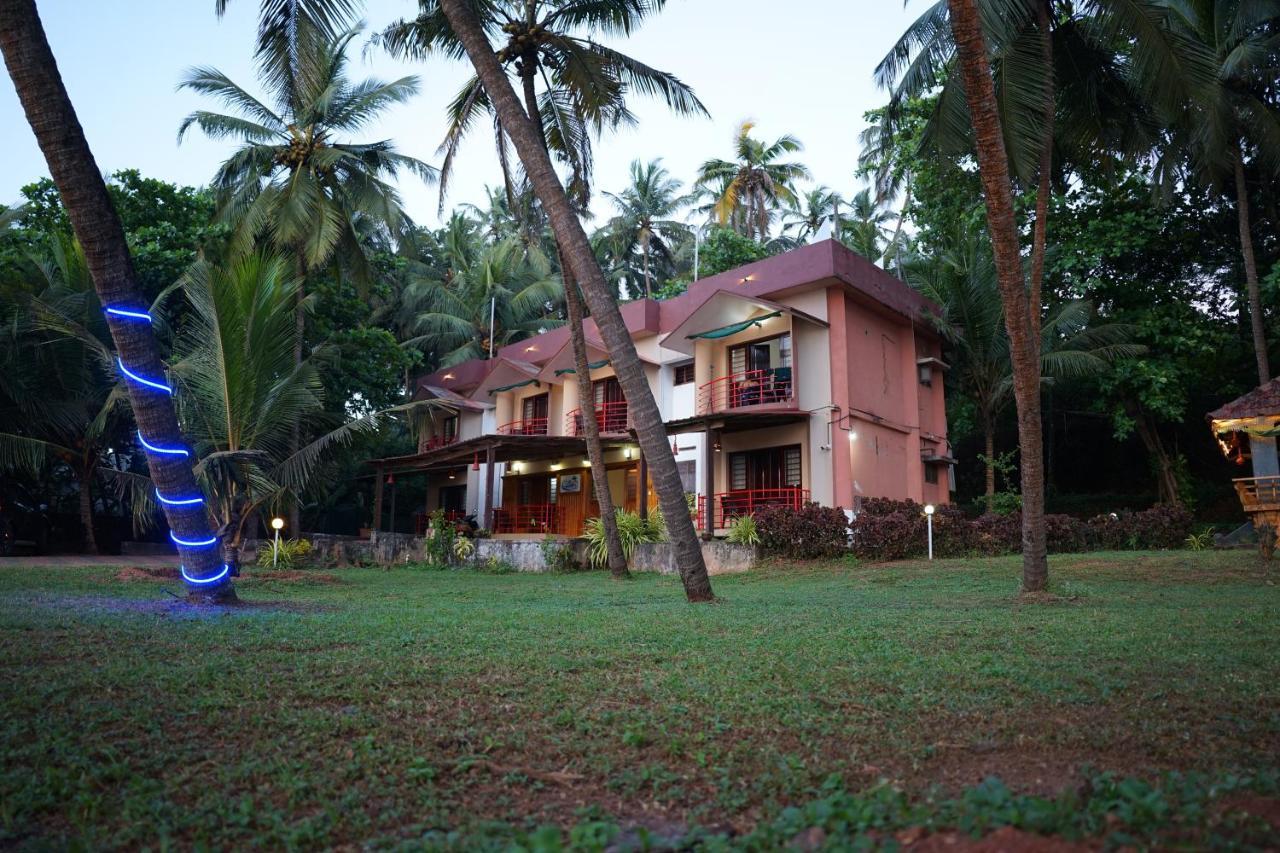Club 7 Beach Resort Kannur Buitenkant foto