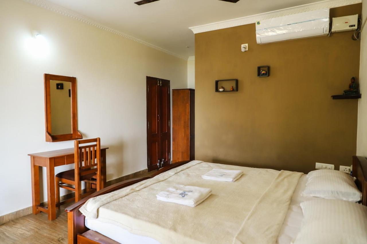 Club 7 Beach Resort Kannur Buitenkant foto