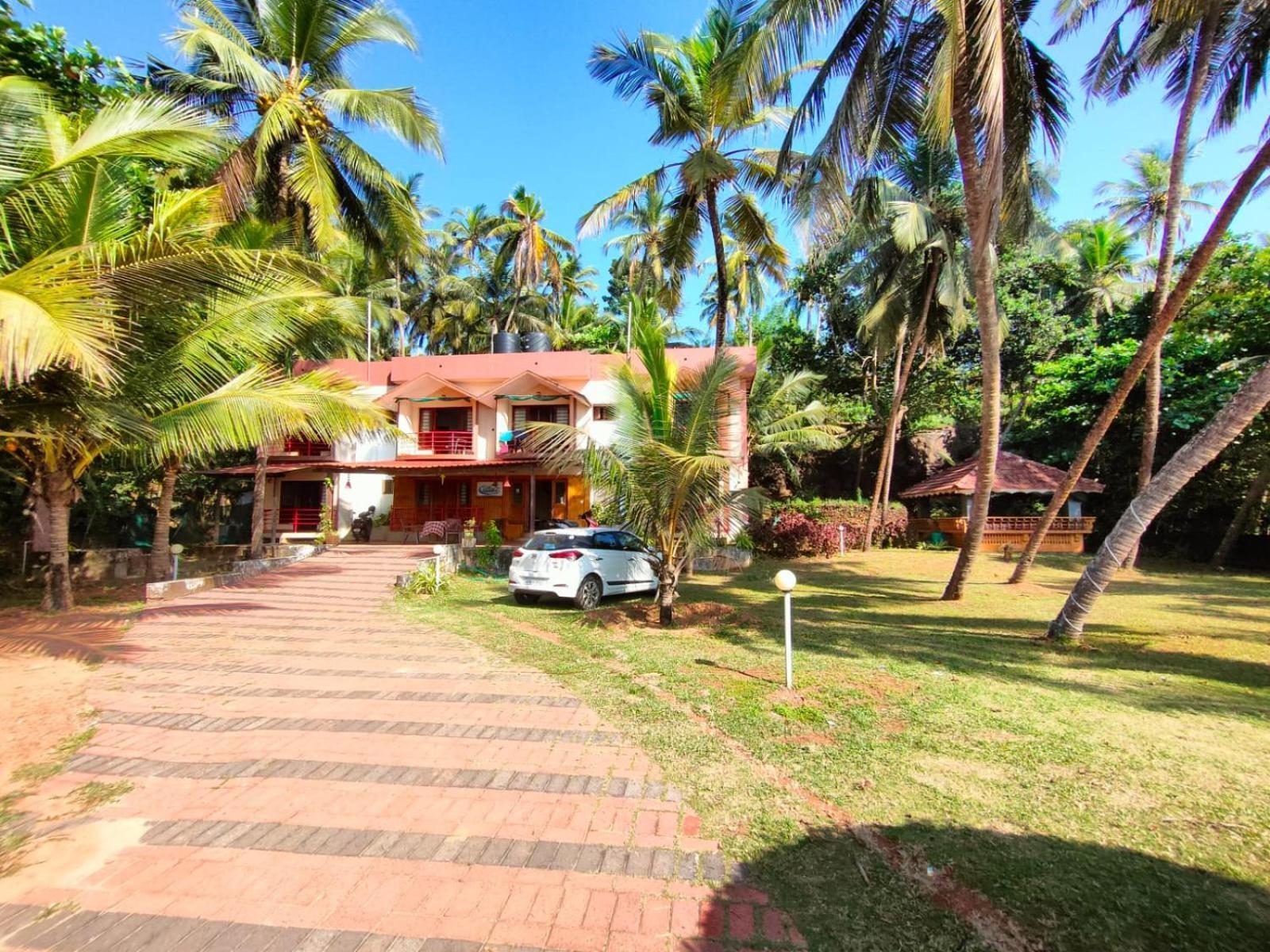 Club 7 Beach Resort Kannur Buitenkant foto