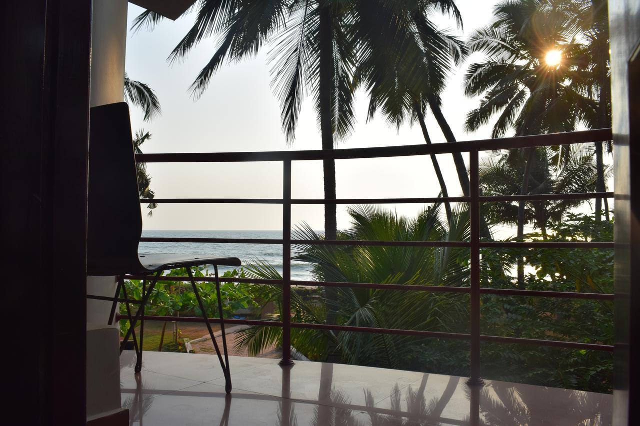 Club 7 Beach Resort Kannur Buitenkant foto