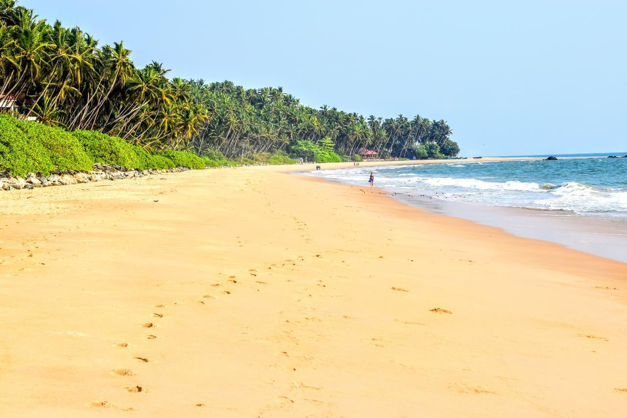 Club 7 Beach Resort Kannur Buitenkant foto
