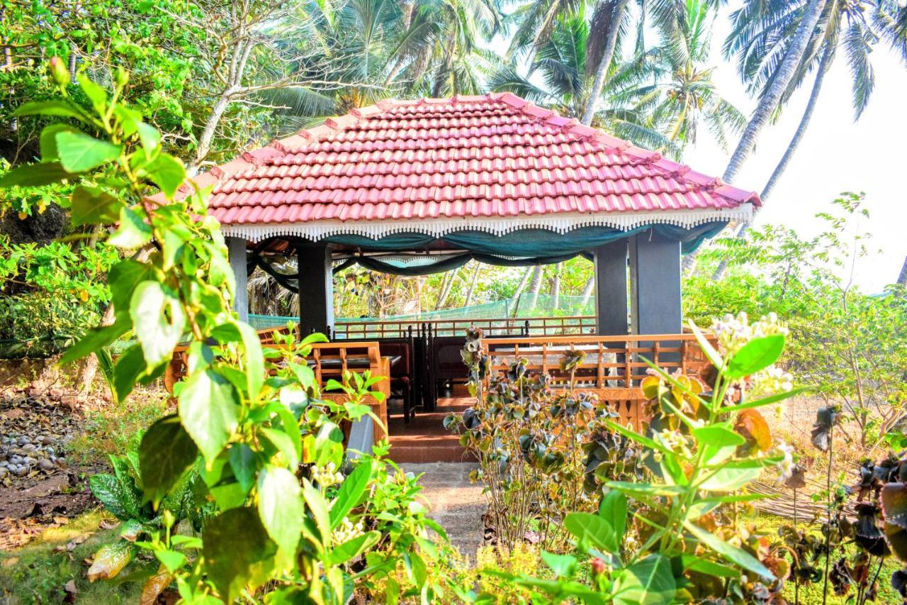 Club 7 Beach Resort Kannur Buitenkant foto